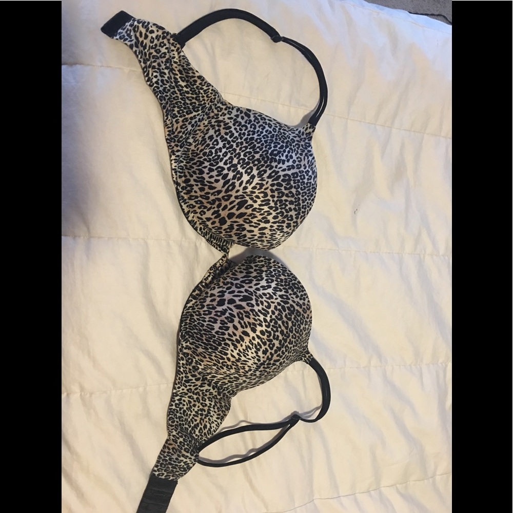 Victoria’s Secret Very Sexy push up bra 34DD